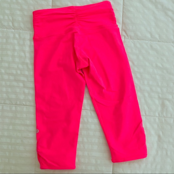 lululemon | Dhanurasana Crop - Picture 2 of 8